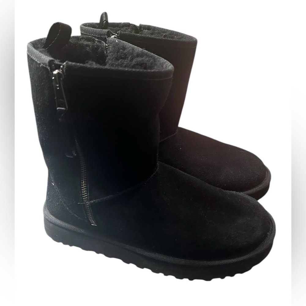 Black UGG boots with zipper on the side size 9 B9‎ - Picture 3 of 8